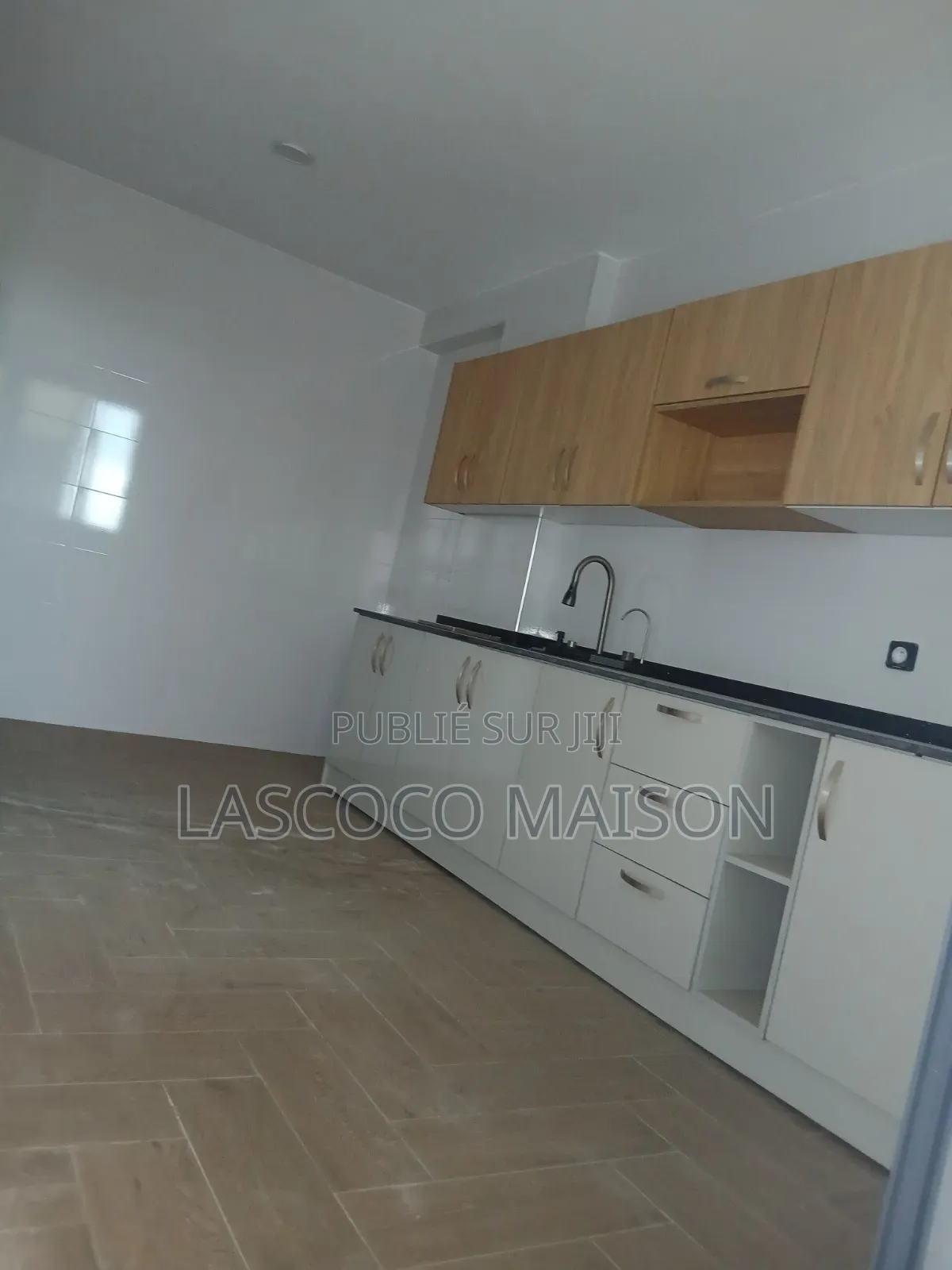 2chbre Appartement dans Lascoco Maison, Cocody à Louer
