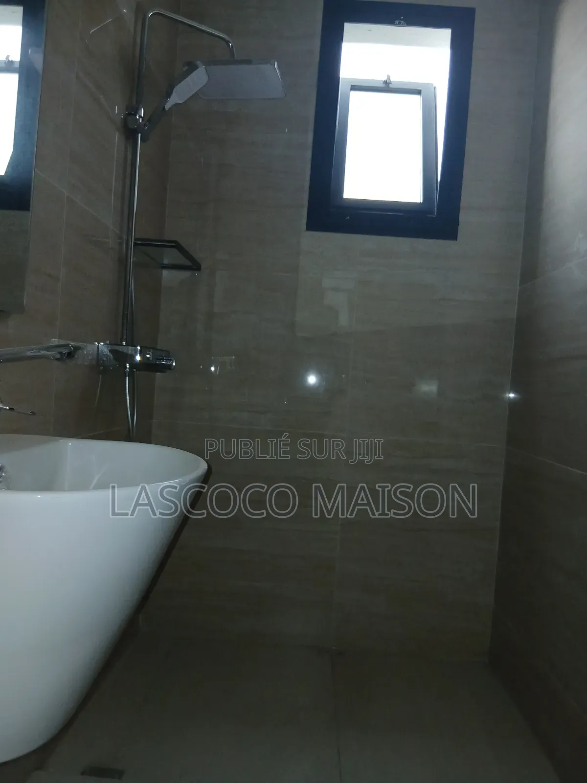 2chbre Appartement dans Lascoco Maison, Cocody à Louer