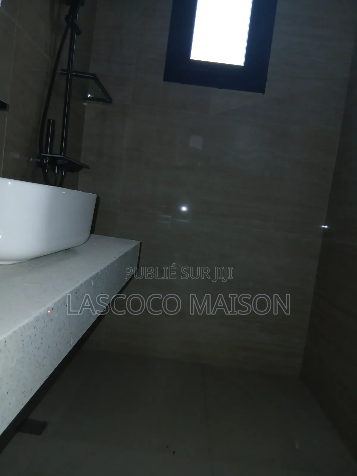 2chbre Appartement dans Lascoco Maison, Cocody à Louer