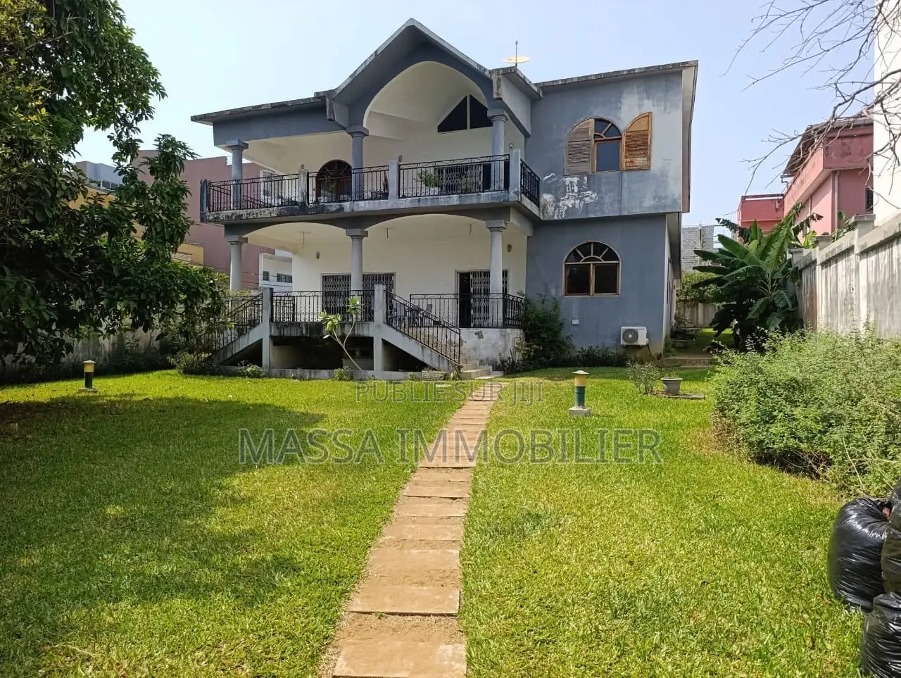 7chbre Villa dans Massa Immobilier, Cocody à Vendre
