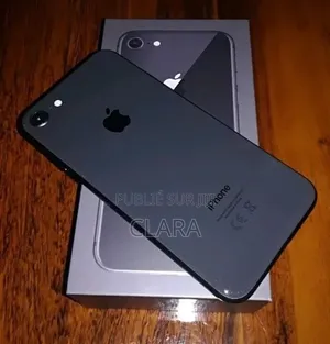 Nouveau Apple iPhone 8 Plus 64 GB Noir