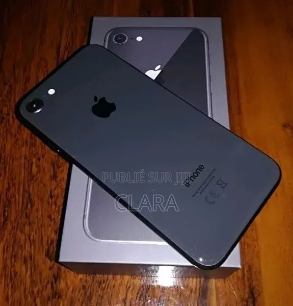 Nouveau Apple iPhone 8 Plus 64 GB Noir