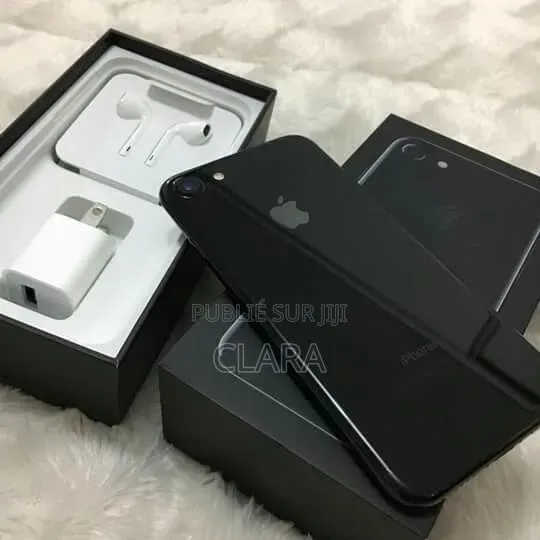 Nouveau Apple iPhone 8 Plus 64 GB Noir