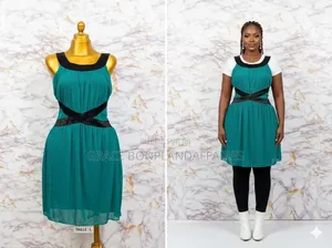 Robe Verte Élégante Pour Femme. Solde : 1500fcfa