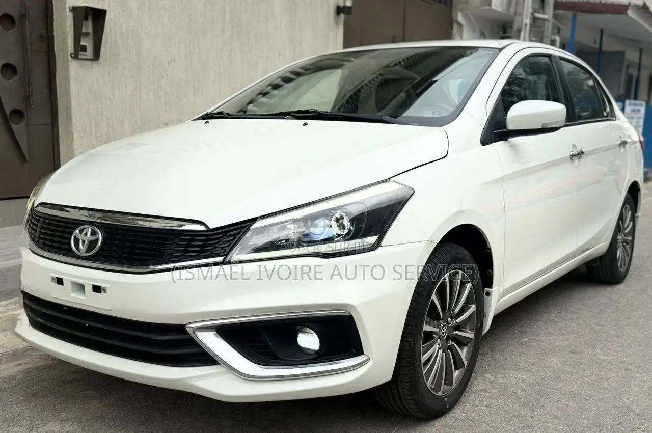 Nouveau Toyota Belta 2025 Blanc