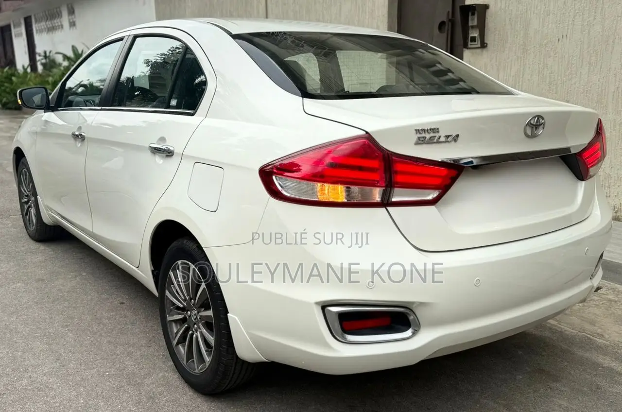 Nouveau Toyota Belta 2025 Blanc