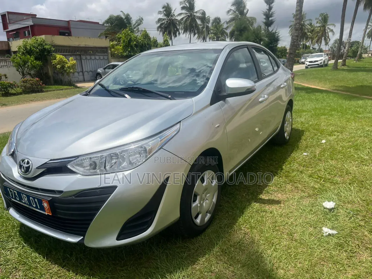 Toyota Yaris L Sedan 4dr 2019 Pearl