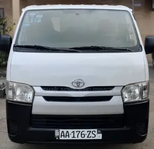 Toyota HiAce 2016 Blanc