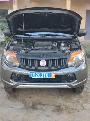 Fiat Fullback 2019 Gris