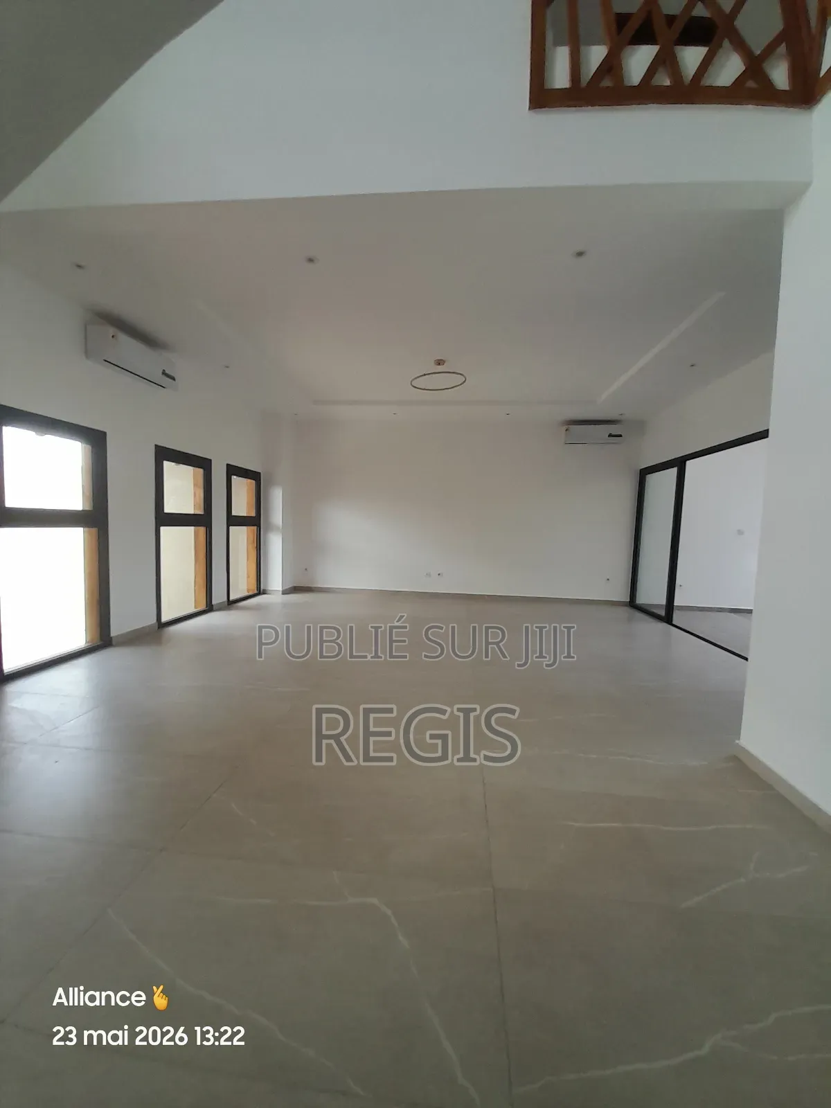 3chbre Duplex dans Duplex Jumelés, Cocody à Louer