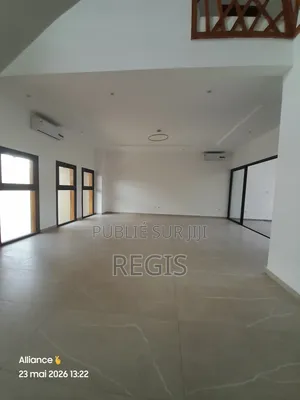 3chbre Duplex dans Duplex Jumelés, Cocody à Louer