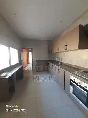 3chbre Duplex dans Duplex Jumelés, Cocody à Louer