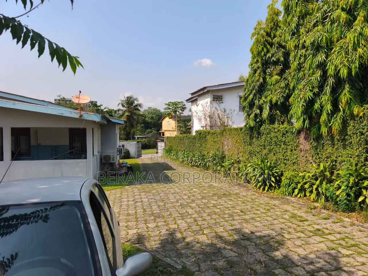 766m2 en Vente À Cocody Danga