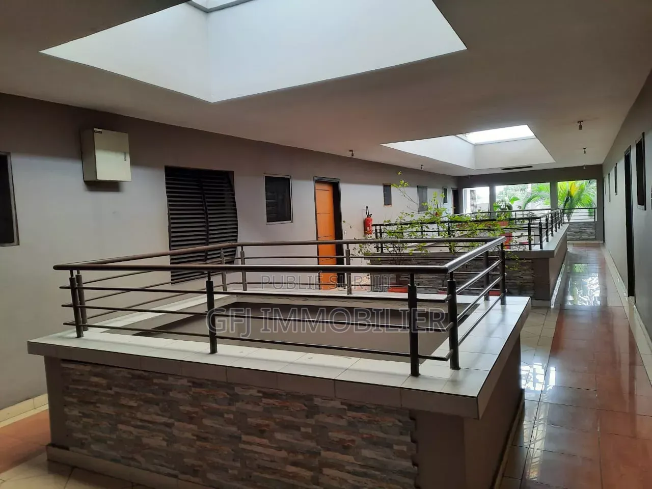 2chbre Appartement dans Francis Gweh, Cocody à Louer