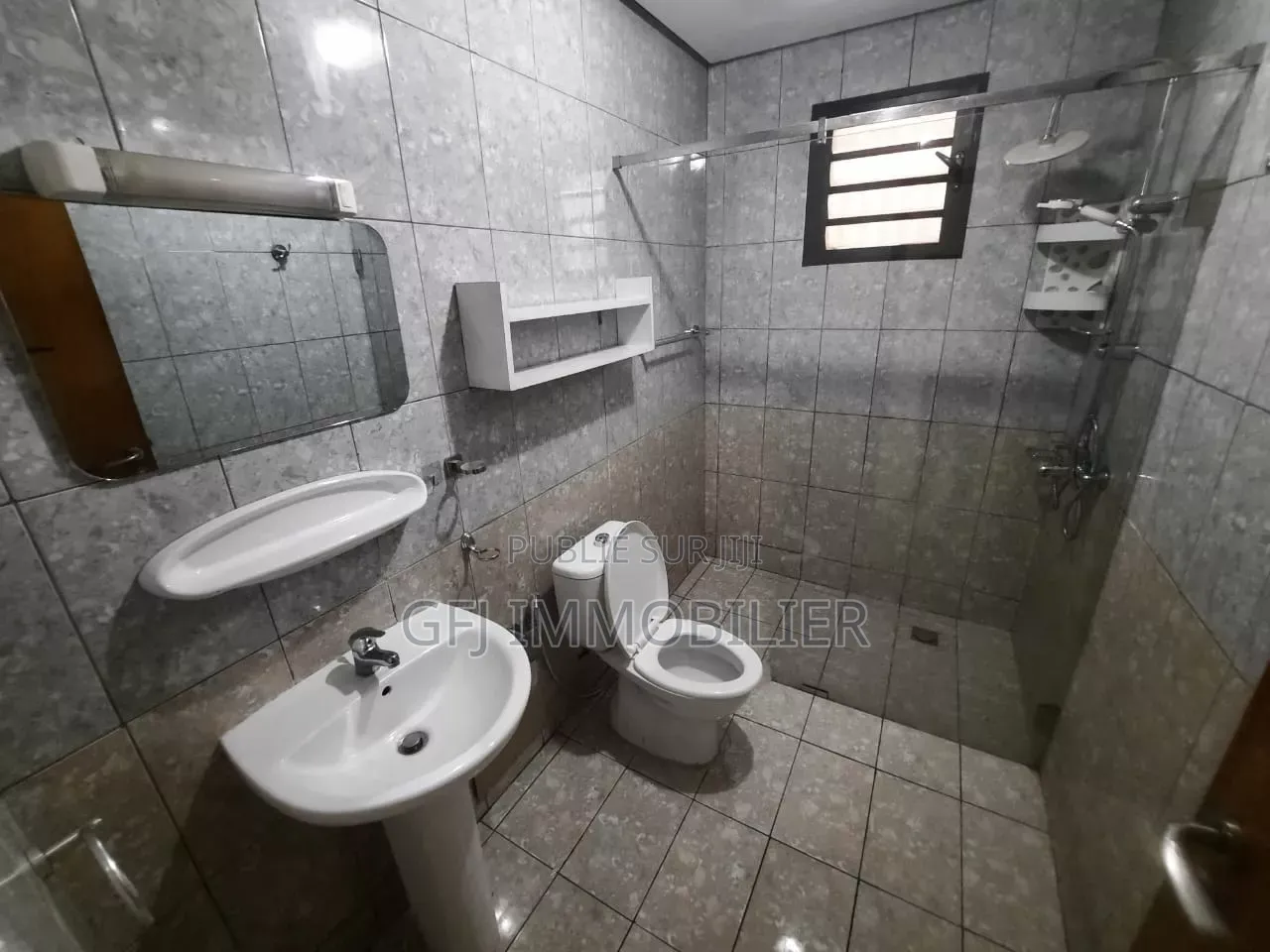 2chbre Appartement dans Francis Gweh, Cocody à Louer