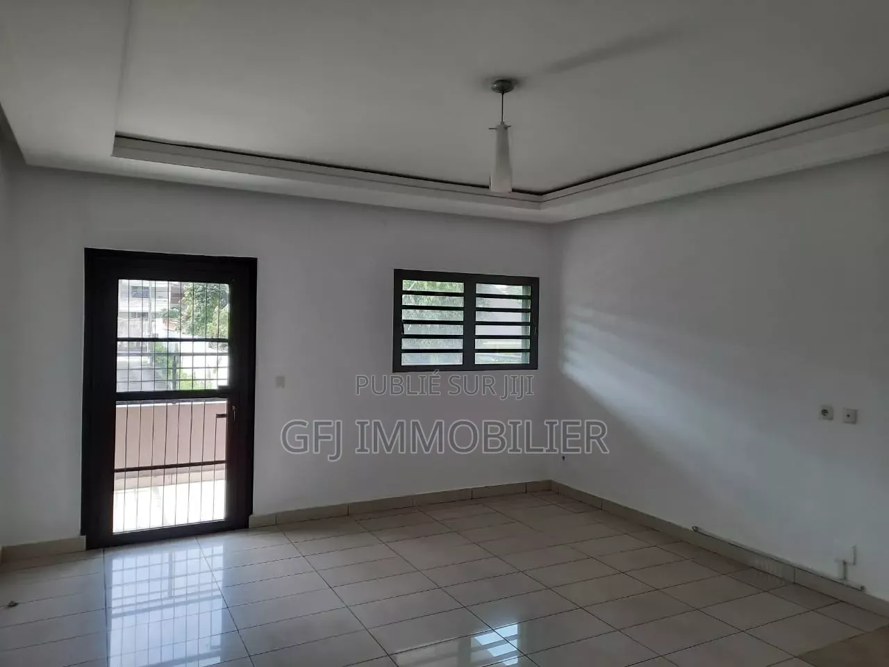 2chbre Appartement dans Francis Gweh, Cocody à Louer