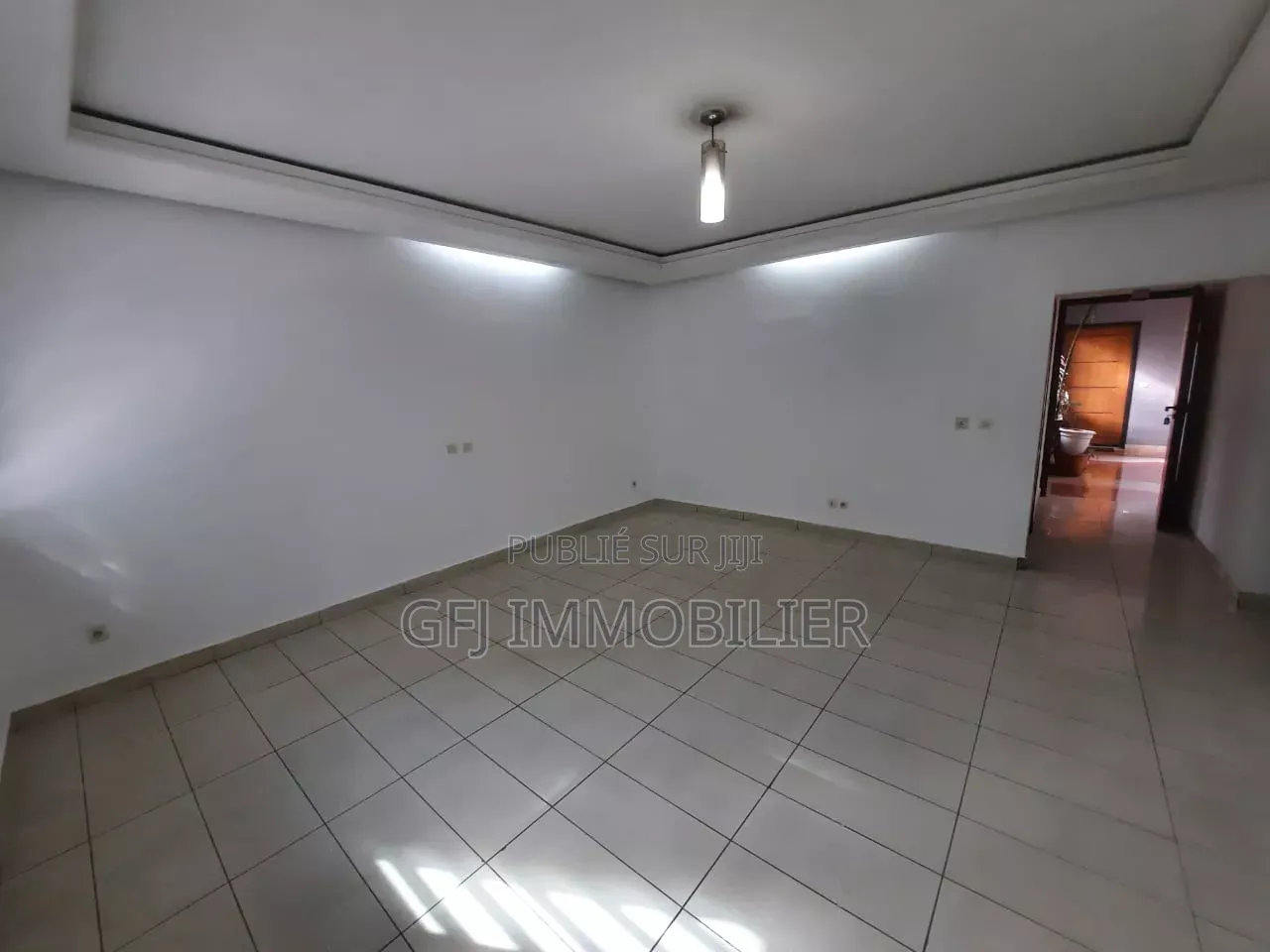 2chbre Appartement dans Francis Gweh, Cocody à Louer