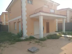 3chbre Duplex dans Francis Gweh, Cocody à Louer
