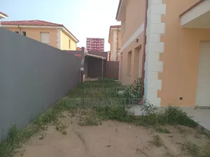 3chbre Duplex dans Francis Gweh, Cocody à Louer