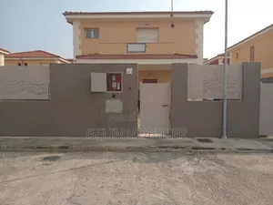 3chbre Duplex dans Francis Gweh, Cocody à Louer