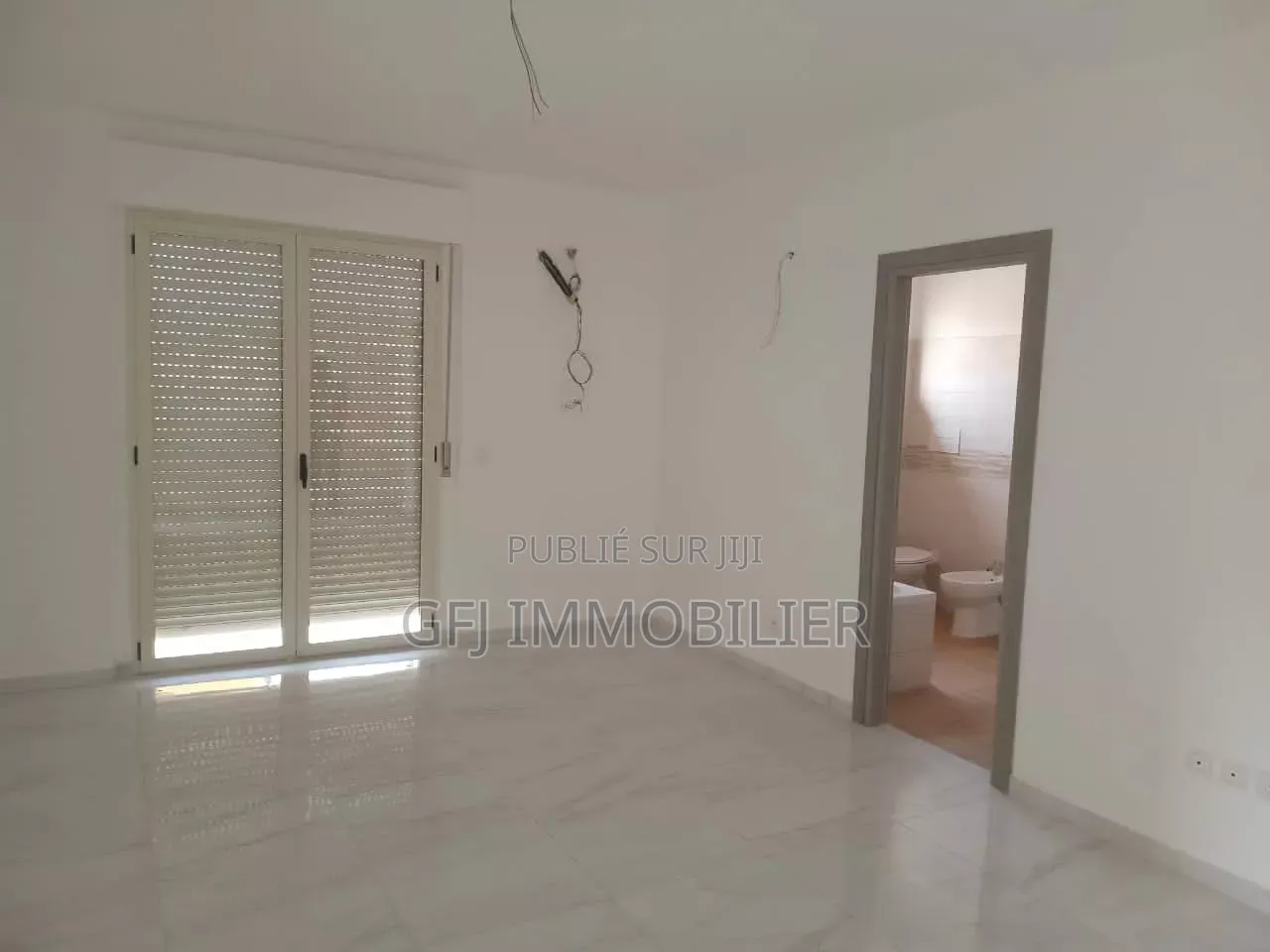 3chbre Duplex dans Francis Gweh, Cocody à Louer