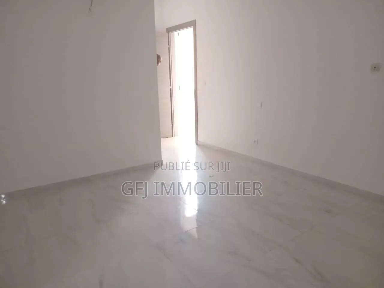 3chbre Duplex dans Francis Gweh, Cocody à Louer