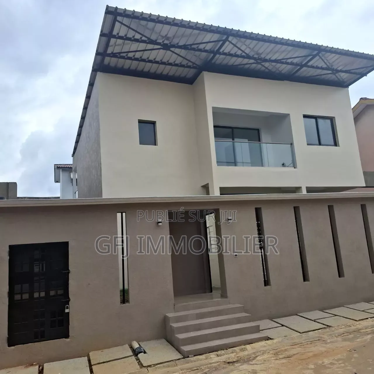 4chbre Duplex dans Francis Gweh, Cocody à Louer