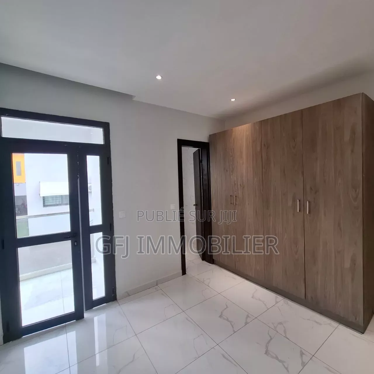 4chbre Duplex dans Francis Gweh, Cocody à Louer