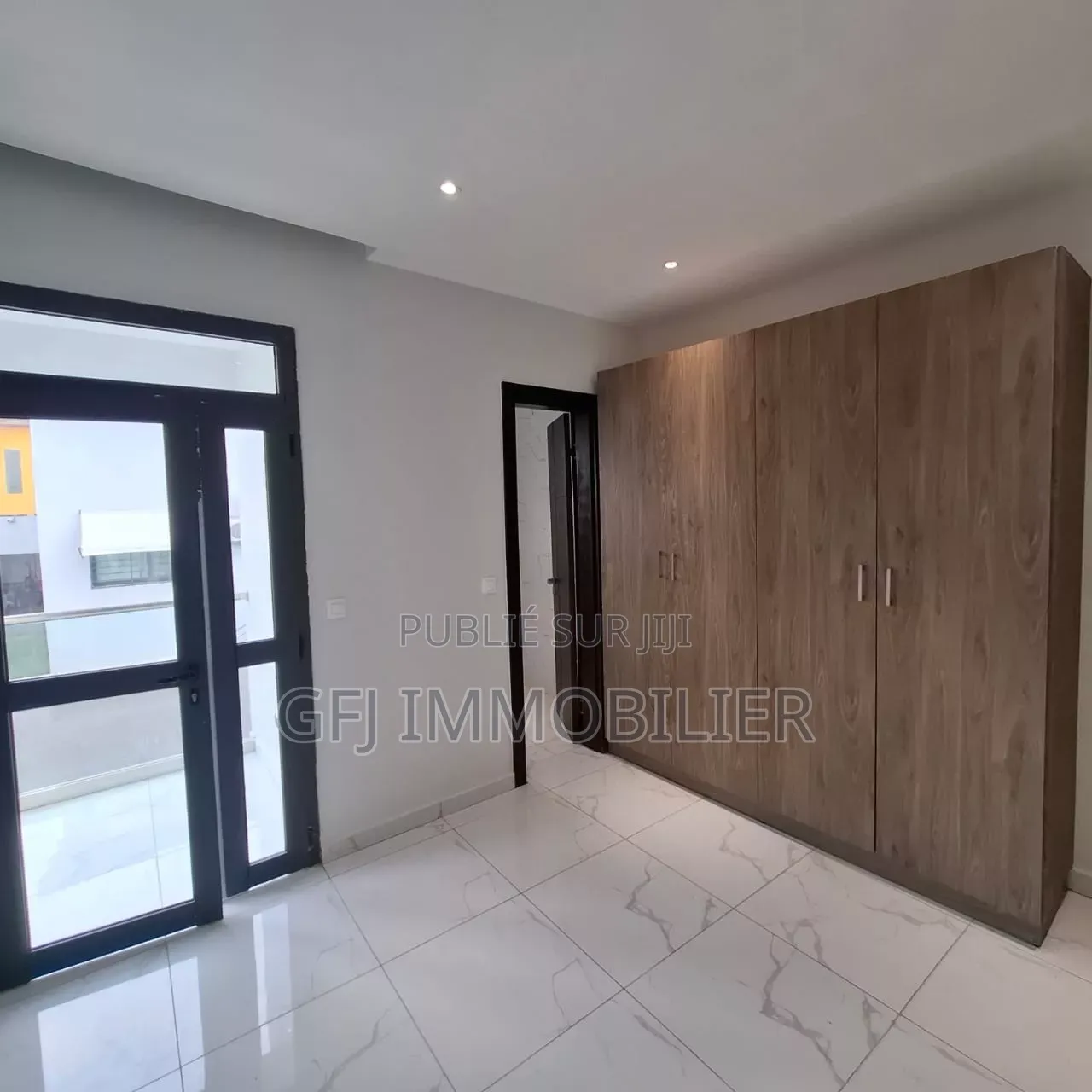 4chbre Duplex dans Francis Gweh, Cocody à Louer