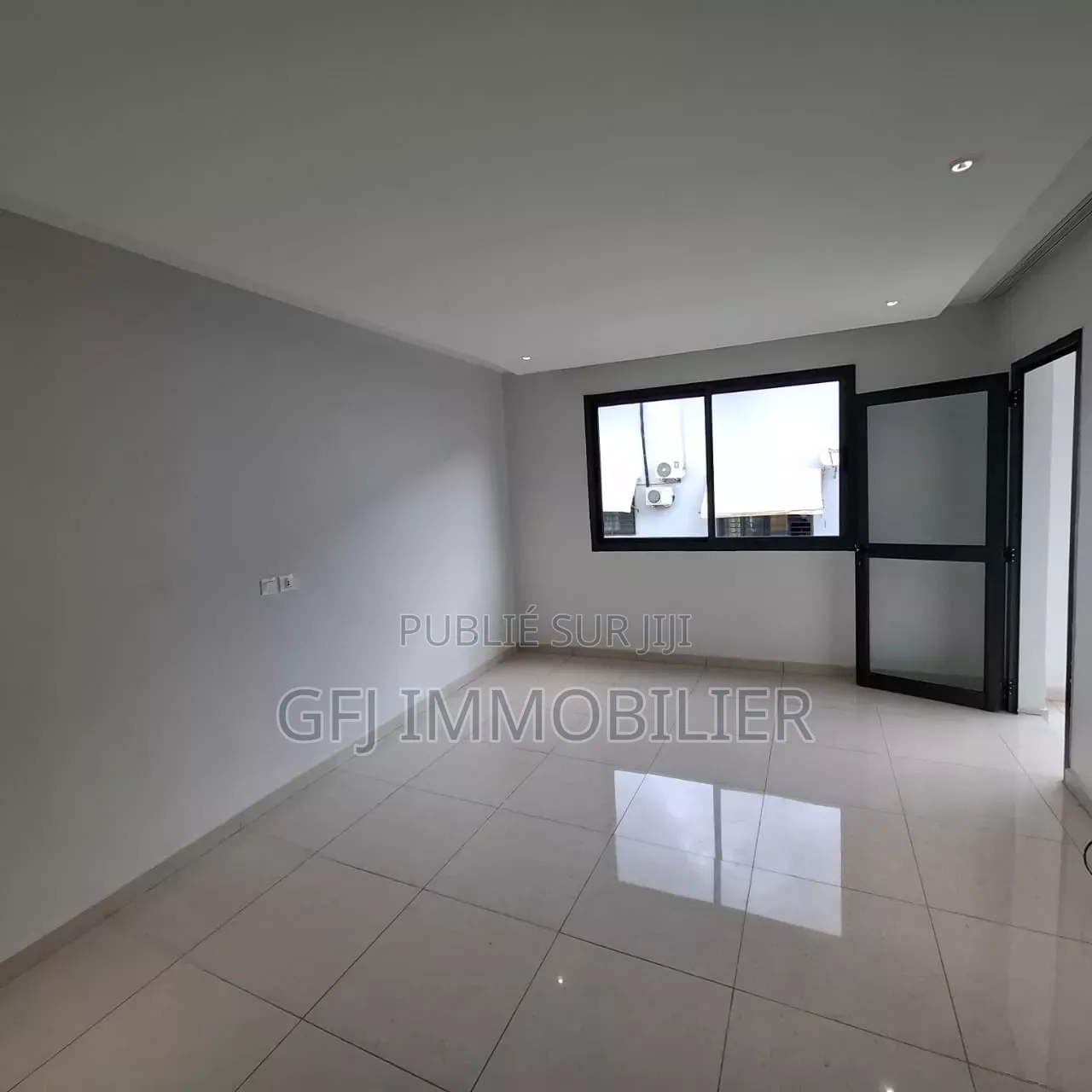 4chbre Duplex dans Francis Gweh, Cocody à Louer
