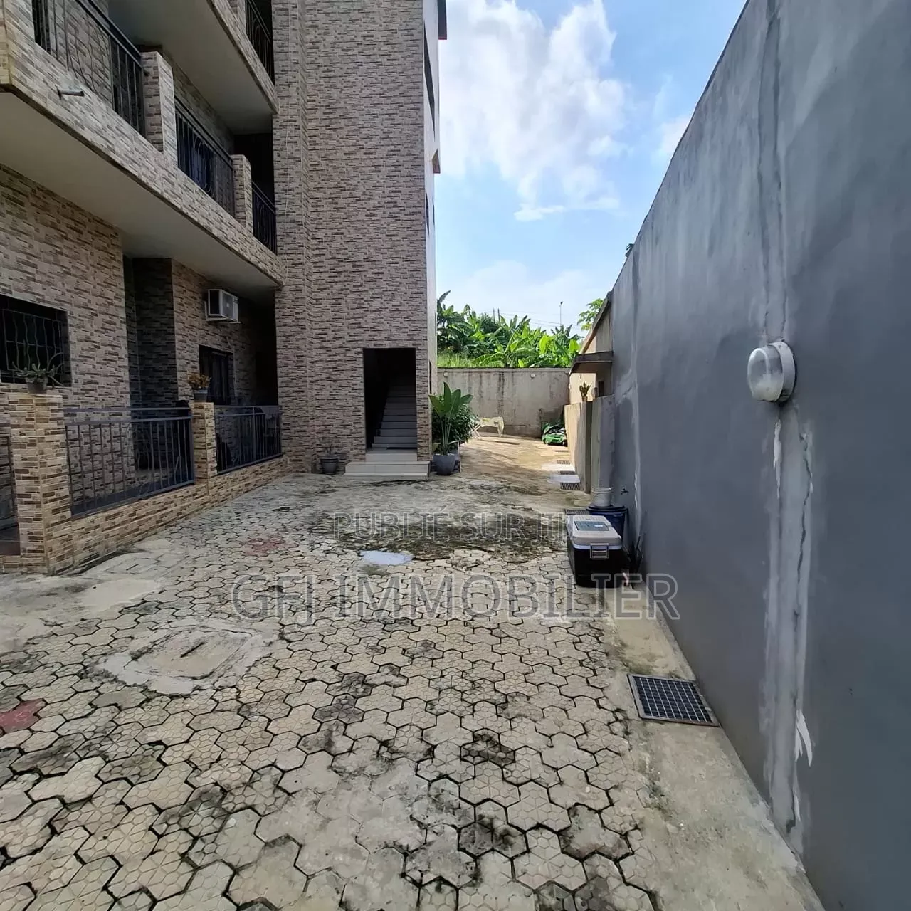 2chbre Appartement dans Francis Gweh, Cocody à Louer