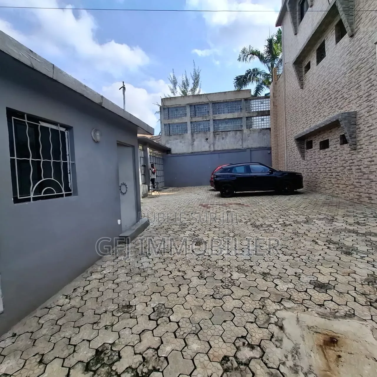 2chbre Appartement dans Francis Gweh, Cocody à Louer