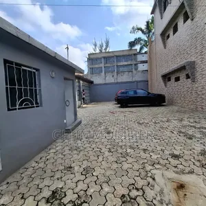 2chbre Appartement dans Francis Gweh, Cocody à Louer