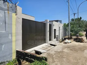 3chbre Villa dans Francis Gweh, Cocody à Louer