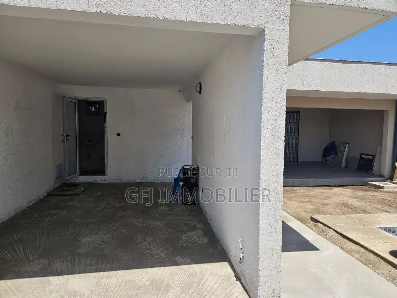 3chbre Villa dans Francis Gweh, Cocody à Louer