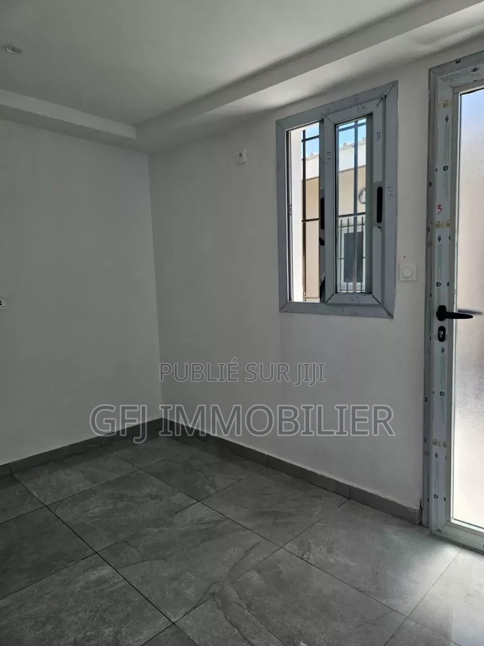 3chbre Villa dans Francis Gweh, Cocody à Louer