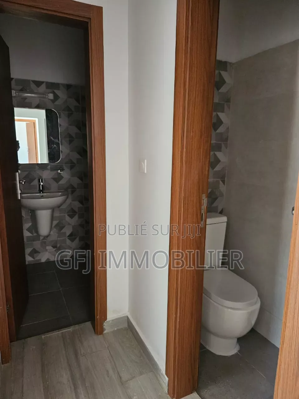 3chbre Villa dans Francis Gweh, Cocody à Louer