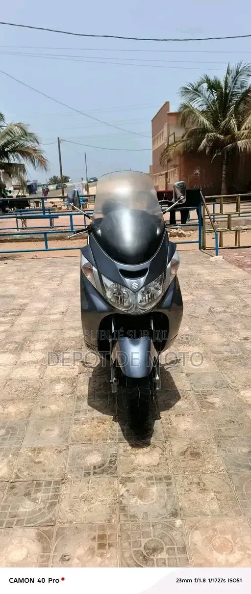 Nouveau Suzuki Burgman 2020 Gris