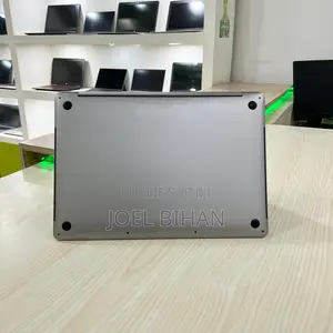 Nouveau Apple MacBook Pro 2019 16GB Intel Core i9 SSD 2T