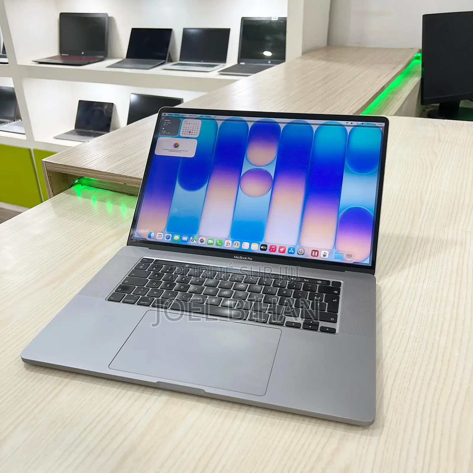 Nouveau Apple MacBook Pro 2019 16GB Intel Core i9 SSD 2T
