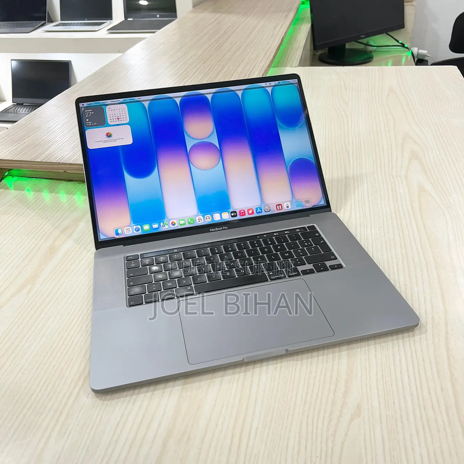 Nouveau Apple MacBook Pro 2019 16GB Intel Core i9 SSD 2T