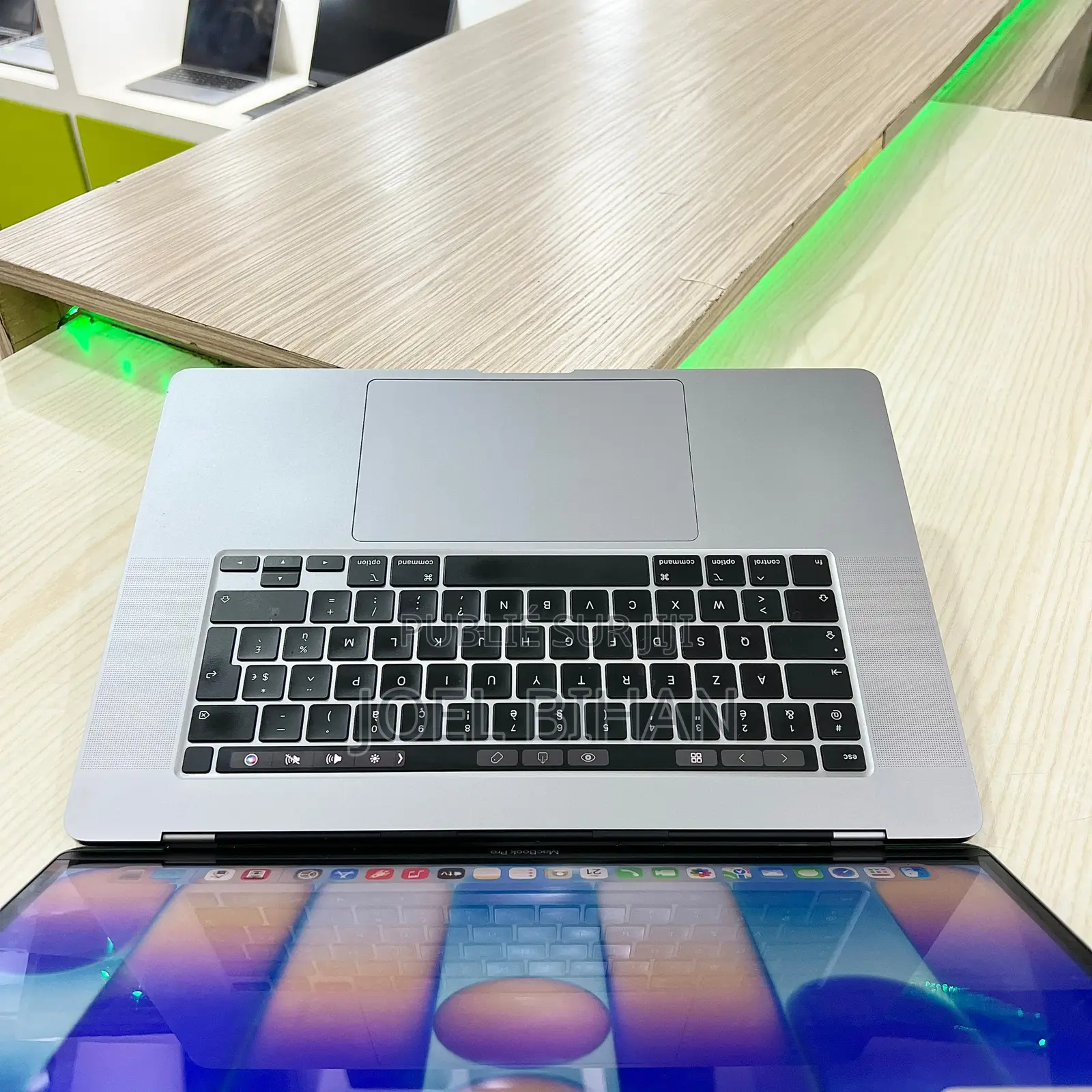 Nouveau Apple MacBook Pro 2019 16GB Intel Core i9 SSD 2T