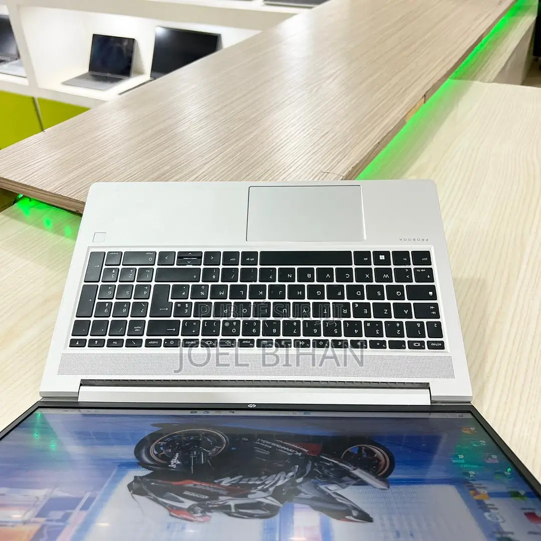 Nouveau Ordinateur portable HP ProBook 650 16GB Intel Core i7 SSD 512GB