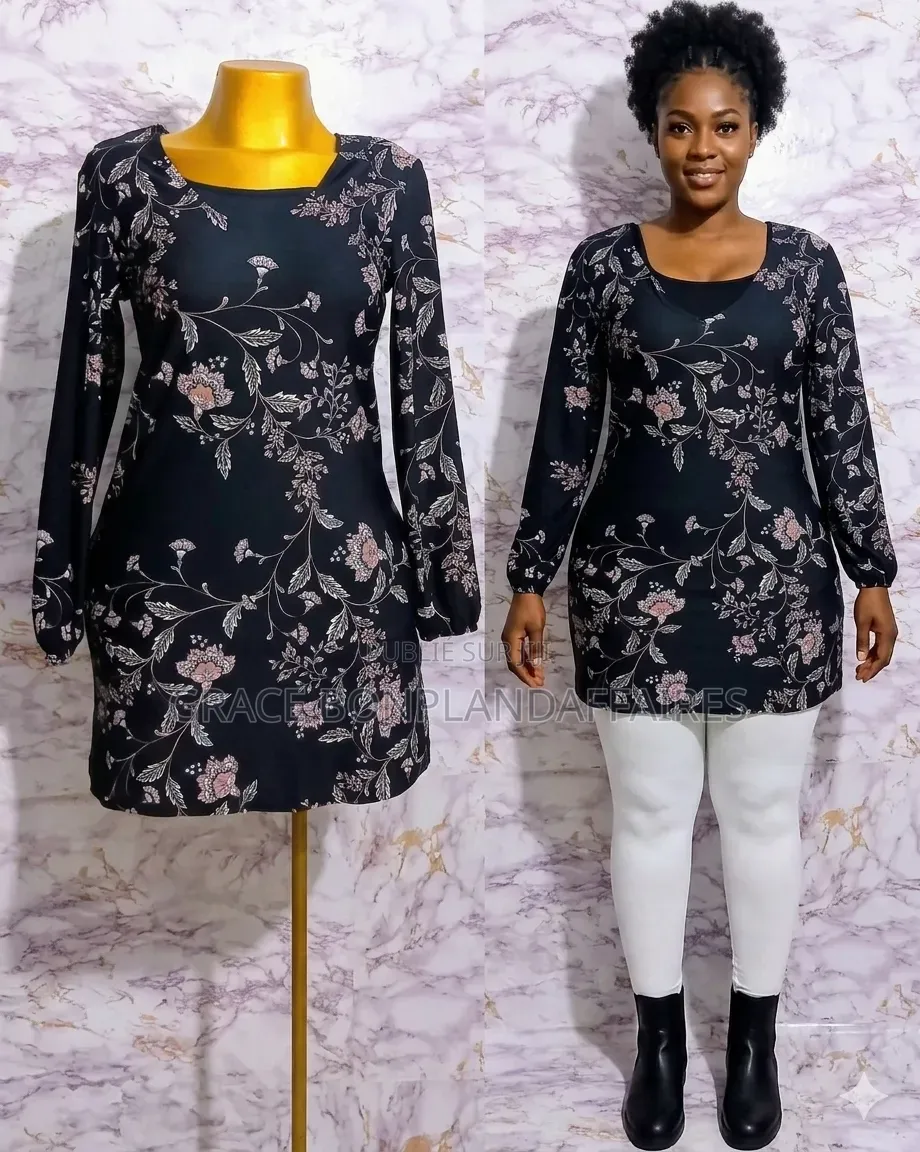 Tunique Élégante Noire Avec Motif Floral . Solde : 1500fcfa