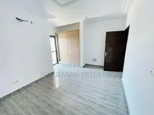 3chbre Appartement dans Cocody à Louer