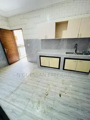 3chbre Appartement dans Cocody à Louer