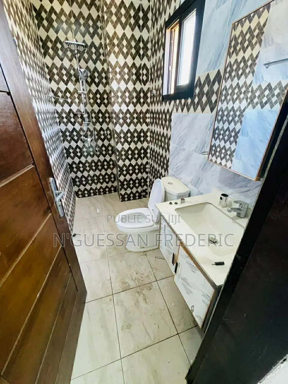 3chbre Appartement dans Cocody à Louer