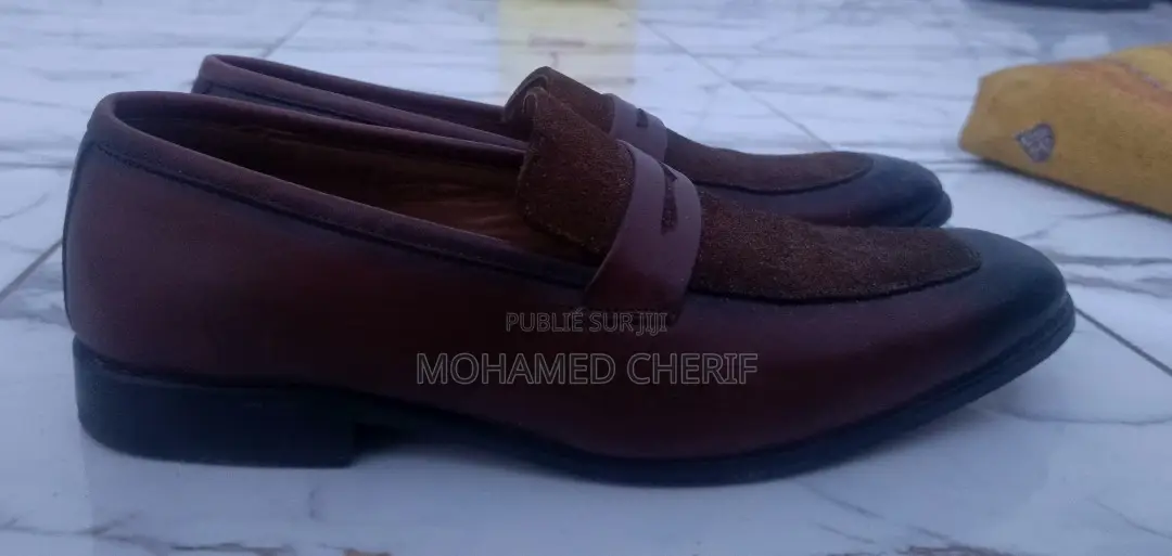 Chaussures Mocassins Pour Homme en Cuir Marron Avec Finition Daim.