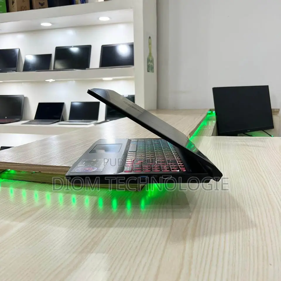 Ordinateur portable MSI Katana 15 16GB Intel Core i7 SSD 512GB