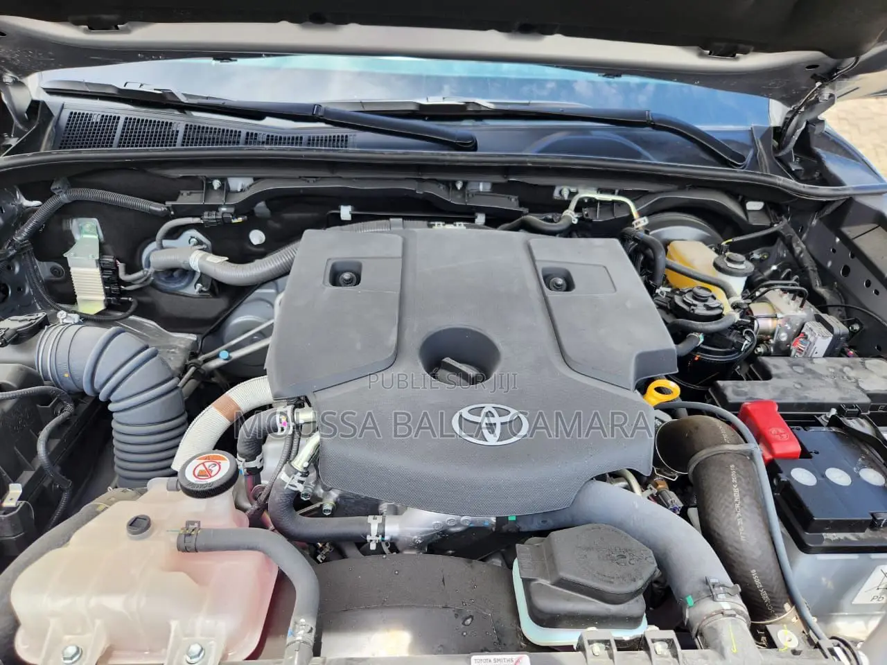 Nouveau Toyota Hilux 2025 Gris